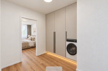 Šatna - vizualizace - Prodej bytu 4+kk v osobním vlastnictví 92 m², Kostelec nad Černými lesy