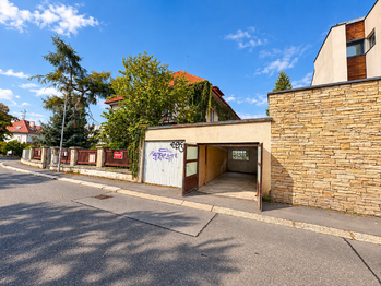 Prodej garáže 16 m², Praha 4 - Podolí