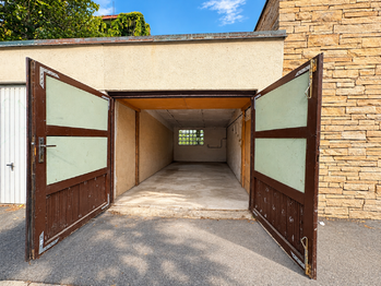 Prodej garáže 16 m², Praha 4 - Podolí