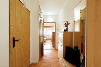Prodej bytu 1+kk v osobním vlastnictví 27 m², Praha 4 - Háje