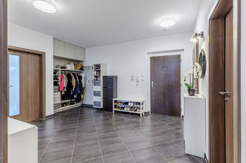 Pronájem bytu 3+kk v osobním vlastnictví 101 m², Praha 10 - Pitkovice