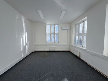 Pronájem kancelářských prostor 27 m², Praha 7 - Holešovice