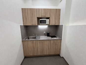 Pronájem kancelářských prostor 27 m², Praha 7 - Holešovice