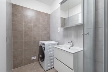 Prodej bytu 1+kk v družstevním vlastnictví 20 m², Praha 3 - Žižkov
