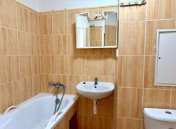 Prodej bytu 2+1 v osobním vlastnictví 42 m², Praha 8 - Bohnice