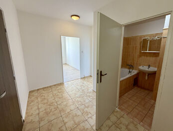 Prodej bytu 2+1 v osobním vlastnictví 42 m², Praha 8 - Bohnice