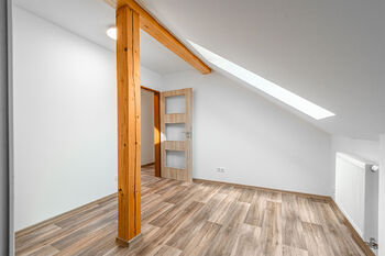 Pronájem domu 173 m², Horní Lukavice