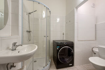 Prodej bytu 1+1 v osobním vlastnictví 27 m², Praha 8 - Libeň