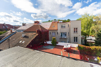 Výhled z kk - Prodej bytu 3+kk v osobním vlastnictví 61 m², Beroun
