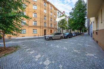 Prodej bytu 2+1 v osobním vlastnictví 92 m², Praha 6 - Bubeneč