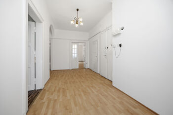 Prodej bytu 2+1 v osobním vlastnictví 92 m², Praha 6 - Bubeneč