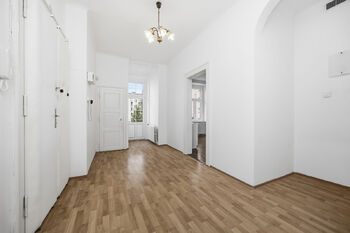 Prodej bytu 2+1 v osobním vlastnictví 92 m², Praha 6 - Bubeneč