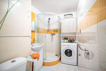 Koupelna. - Prodej bytu 2+1 v osobním vlastnictví 60 m², Nová Včelnice