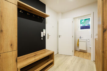 Pohled na WC - Prodej bytu 3+kk v osobním vlastnictví 71 m², Hronov