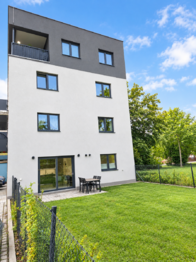 Zahrada s terasou - Prodej bytu 3+kk v osobním vlastnictví 71 m², Hronov