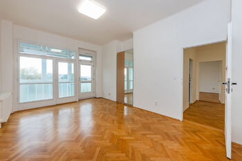 Pronájem bytu 2+1 v osobním vlastnictví 74 m², Praha 4 - Nusle