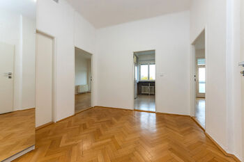 Pronájem bytu 2+1 v osobním vlastnictví 74 m², Praha 4 - Nusle