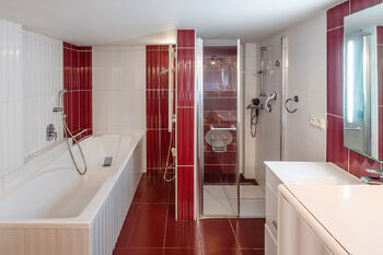 +420 721 415 122|Lucie Krechterová|lucie.krechterova@remax.cz - Prodej domu 140 m², Karviná