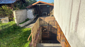 Vstup do sklepa - Prodej domu 60 m², Chotýšany