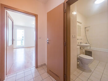 Pronájem bytu 1+kk v osobním vlastnictví 32 m², Praha 10 - Horní Měcholupy