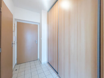 Pronájem bytu 1+kk v osobním vlastnictví 32 m², Praha 10 - Horní Měcholupy