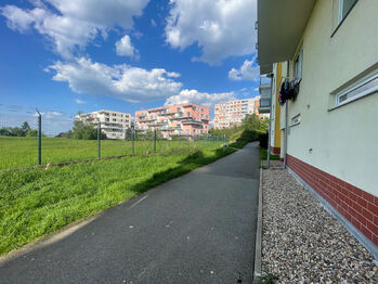 Pronájem bytu 1+kk v osobním vlastnictví 32 m², Praha 10 - Horní Měcholupy