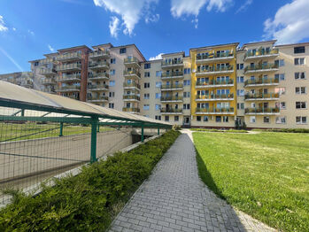 Pronájem bytu 1+kk v osobním vlastnictví 32 m², Praha 10 - Horní Měcholupy