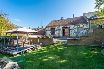 Prodej domu 280 m², Družec