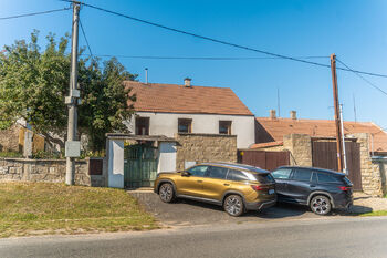 Prodej domu 280 m², Družec