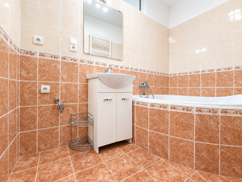 Pronájem bytu 2+1 v družstevním vlastnictví 52 m², Krupka