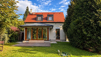 Pronájem domu 130 m², Černolice