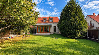 Pronájem domu 130 m², Černolice