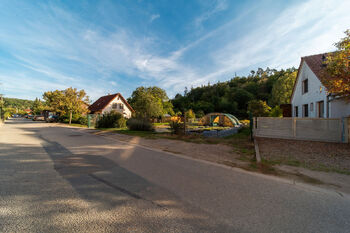 pohled na jih - Prodej pozemku 629 m², Lelekovice