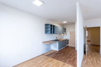 Původní stavP - Prodej bytu 3+kk v osobním vlastnictví 75 m², Praha 4 - Kunratice