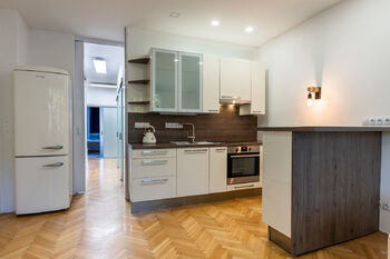 Pronájem bytu 2+kk v družstevním vlastnictví 58 m², Praha 8 - Karlín