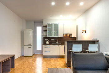 Pronájem bytu 2+kk v družstevním vlastnictví 58 m², Praha 8 - Karlín