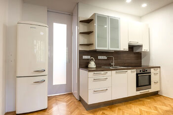 Pronájem bytu 2+kk v družstevním vlastnictví 58 m², Praha 8 - Karlín