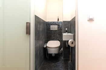 Pronájem bytu 2+kk v družstevním vlastnictví 58 m², Praha 8 - Karlín