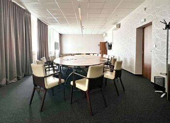 Pronájem kancelářských prostor 1400 m², Horní Jiřetín