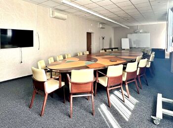 Pronájem kancelářských prostor 1400 m², Horní Jiřetín