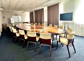 Pronájem kancelářských prostor 1400 m², Horní Jiřetín