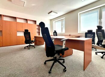 Pronájem kancelářských prostor 1400 m², Horní Jiřetín