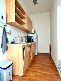 kancelářská budova - Pronájem výrobních prostor, Horní Jiřetín