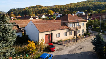 Prodej pozemku 3612 m², Lažany
