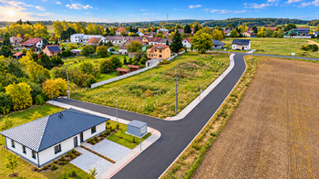 Prodej pozemku 911 m², Týnec nad Labem