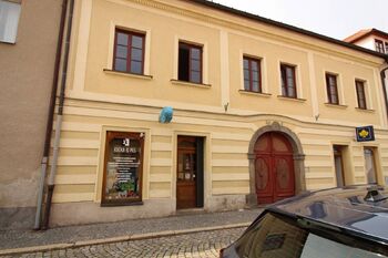 pohled na dům z ulice - Pronájem bytu 2+kk v osobním vlastnictví 67 m², Vodňany 