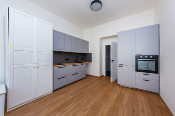 Pronájem bytu 1+kk v osobním vlastnictví 26 m², Praha 4 - Nusle