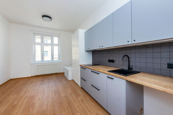 Pronájem bytu 1+kk v osobním vlastnictví 26 m², Praha 4 - Nusle