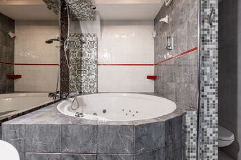 Prodej bytu 2+kk v osobním vlastnictví 86 m², Karlovy Vary