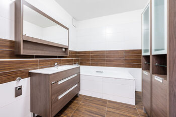 Prodej bytu 3+kk v osobním vlastnictví 83 m², Praha 10 - Hostivař